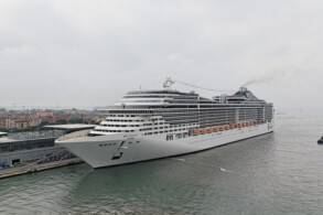 MSC Divina
