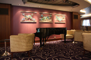 Shaker's Martini Bar
