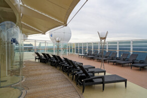 Pool, Sonnendeck