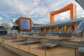 Pooldeck - Resort Deck