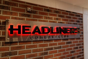 Headliner Comedy Club
