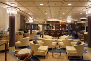 Atrium, Crystal Cove Bar