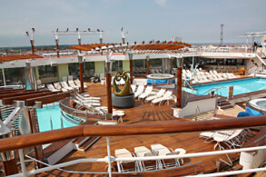 Pool-Deck