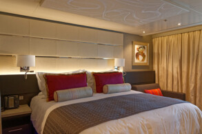 Haven Courtyard Suite 18716