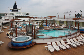 Pool-Deck