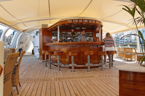 Top of the Yacht Bar