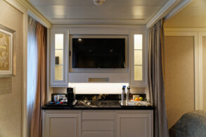 Concierge Suite 855