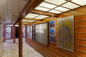 Info-Wand beim Expedition Desk