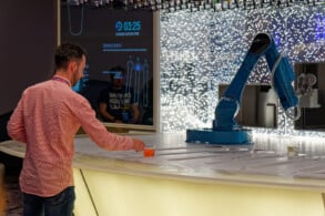 wonder-of-the-seas-bar-lounges-bionic-02520