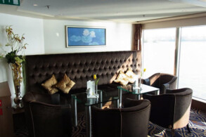 Panorama Salon & Bar