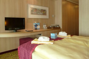 Suite 12101