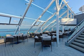 Yacht Club Bar and Grill