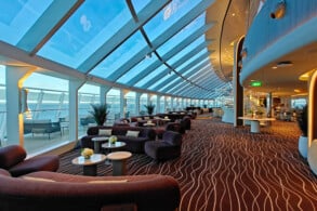 Yacht Club Top Sail Lounge