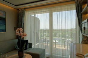 Deluxe Veranda Suite 8018