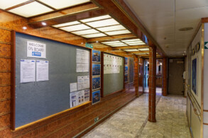 Info-Wand beim Expedition Desk