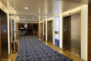 Treppen, Aufzüge
