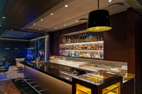 Casino & Raucher-Lounge