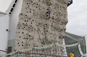 Sports Deck - Kletterwand