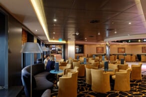 Armonia Lounge & Bibliothek