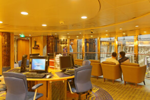Bibliothek - Internet Cafe