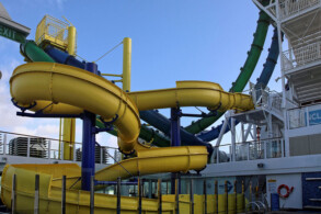 Wasser-Rutschen