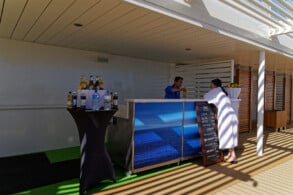 Pool Bar