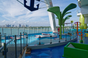 Surfside, Water's Edge Pool