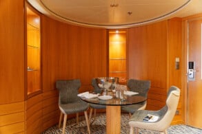Suite 8227