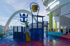 Surfside, Splashaway Bay