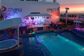 Pooldeck