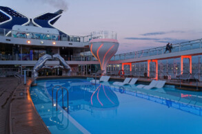 Pooldeck - Resort Deck