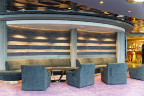 Top Sail Lounge, Yacht Club