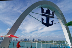 Surfside, Water's Edge Pool