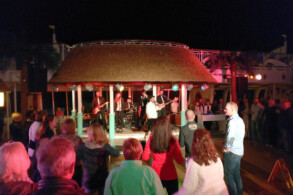 "Offiziers-Shaken" am Pooldeck