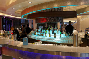 TUI Bar