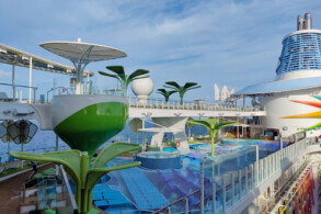 Royal Bay Pool, Chill Island