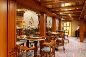 White Lion English Pub