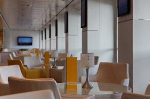 TUI Bar