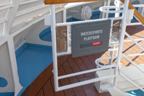 Abgang zur Wassersport-Plattform