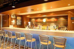5 O'Clock Somewhere Bar