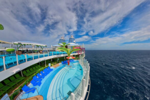 Cove Pool, Chill Island