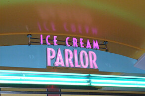Icecream Parlor - Boardwalk - Oasis of the Seas