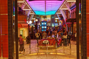 Show: Dreamworks-Parade