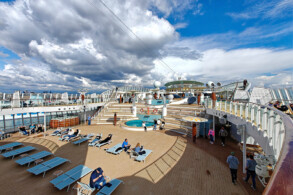 Pooldeck