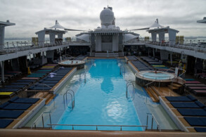 Haupt-Pooldeck