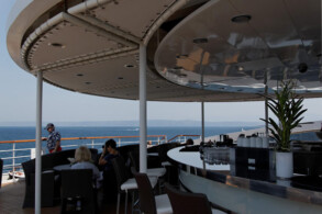 Outside Bar