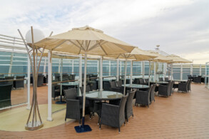 Pool, Sonnendeck