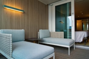 9092 - TP - Terrace by the Sea