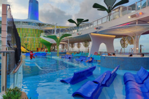 Royal Bay Pool, Chill Island