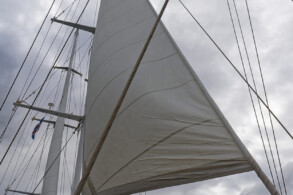 unter Segeln
